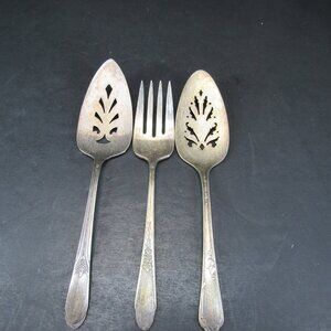 WM Rogers & Sons Vintage Kitchen Utensils 1 Serving Fork and 2 Cake/Pie Servers